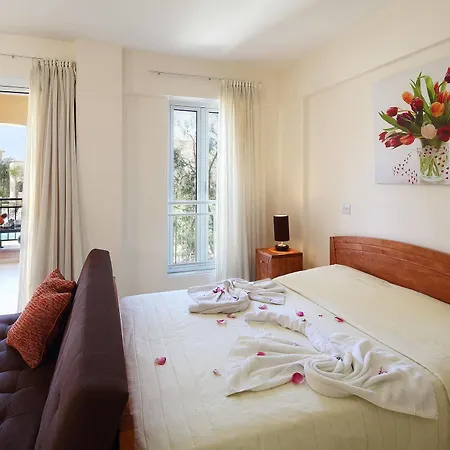 Aparthotel St Nicolas Paphos