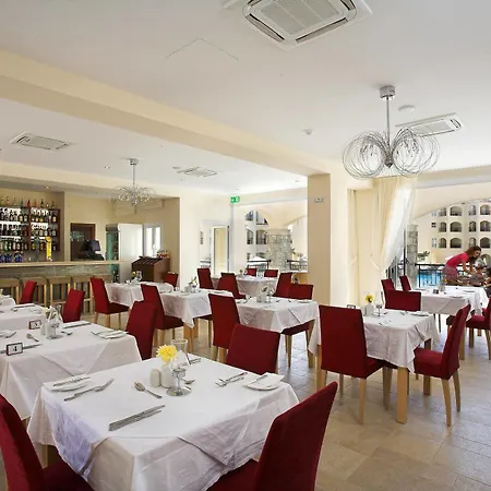 St Nicolas Aparthotel 3*